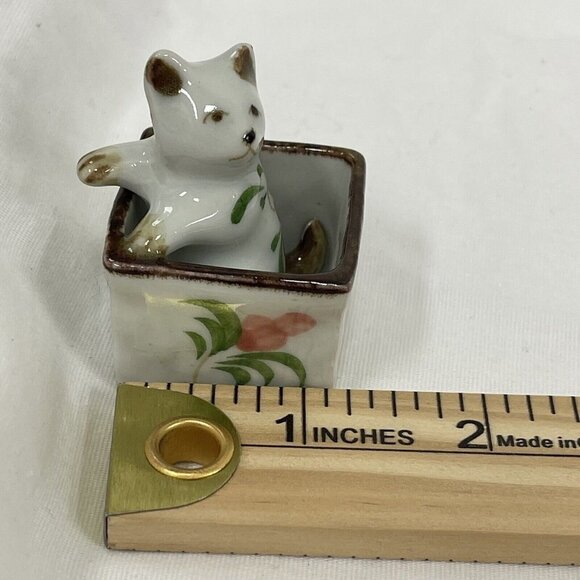 Kitty Cat in Basket Hand Painted Flowers Ceramic Crafted in Thailand Vintage - Picture 8 of 10